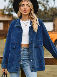 Jeansjacke im Oversize-Schnitt mit Knopfverschluss und Taschen