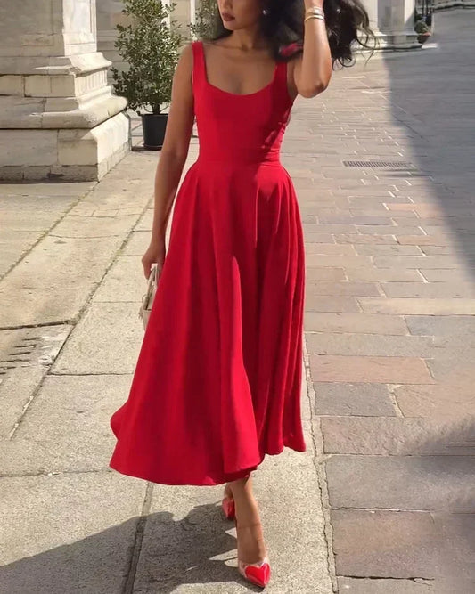 Kenia - Rotes enges Midikleid mit Trägern
