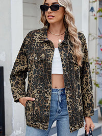 Jeansjacke mit Knopfverschluss, Taschen und lockerer Passform