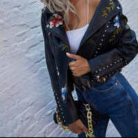 Lederjacke mit Blumenstickerei