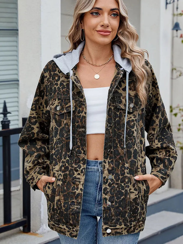 Jeansjacke mit Kapuze, Knopfverschluss und lockerer Passform
