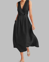 Casandra - Plissiertes Kleid mit V-Ausschnitt