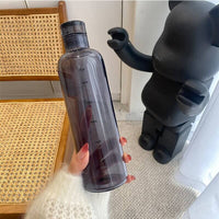 Elia transparente Trinkflasche mit Zeitmarkierung