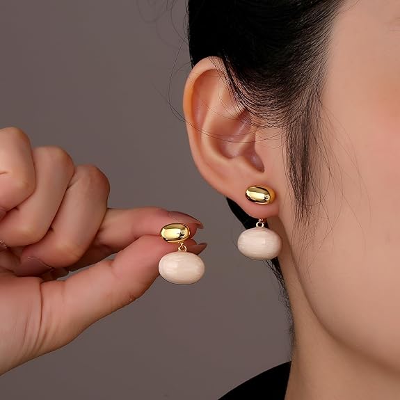 Ohrringe Kuss Aus Marmor Fabiola Elegante Goldoptik Marmorner Anhänger Organische Form Moderner Look