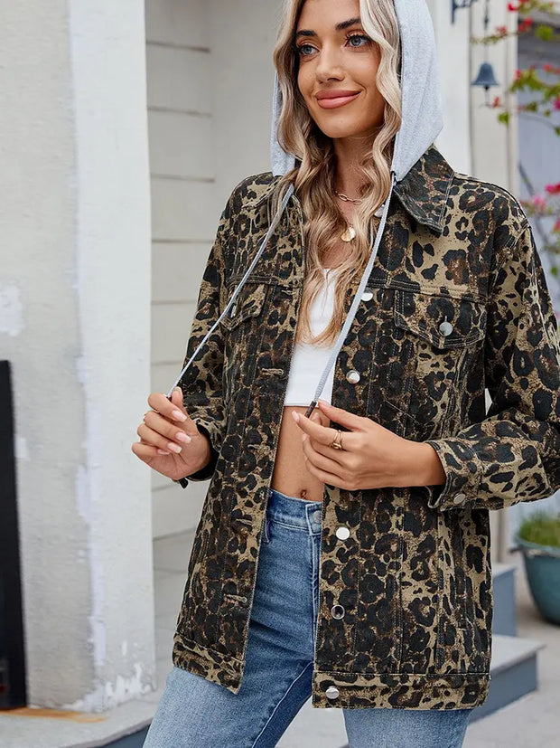 Jeansjacke mit Knopfverschluss, Taschen und lockerer Passform