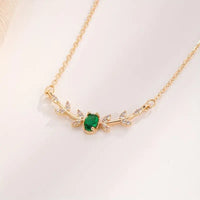 Goldkette Mit Grünem Kristallanhänger Liorna Feines Elegantes Schmuckstück Für Dekolleté Und Strahlende Looks