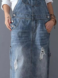 Latzkleid aus Distressed-Jeansstoff mit Schlitz hinten - Lara
