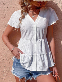Enna - Bestickte Rüschenbluse mit V-Ausschnitt und Knöpfen