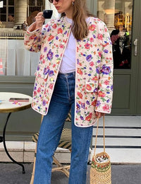 Jeansjacke mit Blumenmuster, Taschen und lockerer Passform