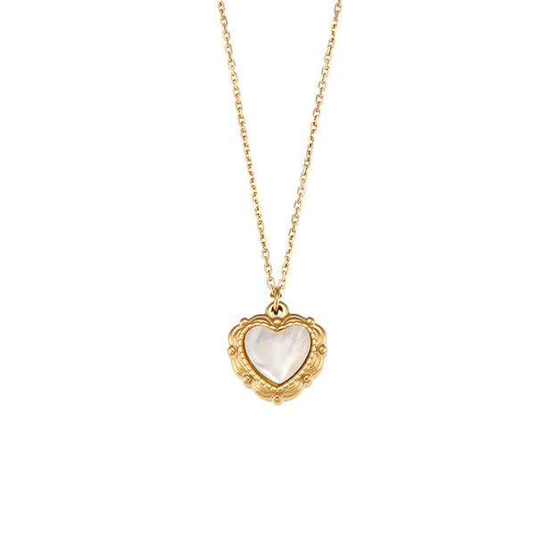 Damen-Halskette mit Herz-Anhänger und feiner Kette