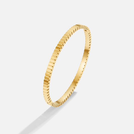 Starrer Armreif Mit Geometrischem Finish Für Minimalisten Claudia Exklusives Modernes Schmuckstück