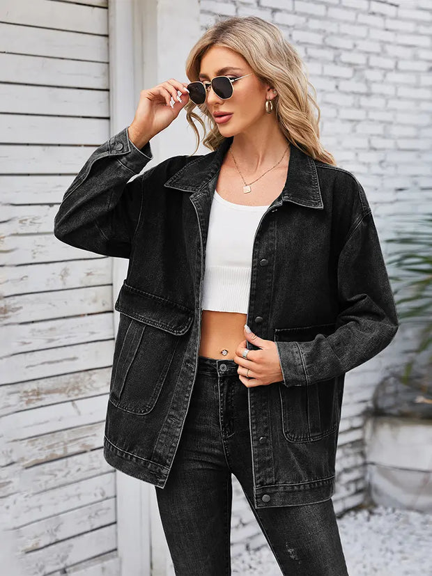 Jeansjacke im Used-Look mit Knopfverschluss und Taschen in Blau