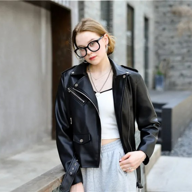 Biker-Lederjacke mit Reißverschlüssen und Gürtel