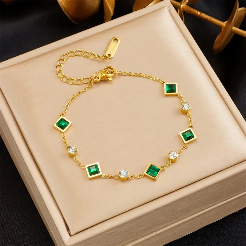 Goldarmband Mit Grünen Und Weißen Kristallen In Goldfassungen Ravenna Eleganter Look Für Jeden Anlass