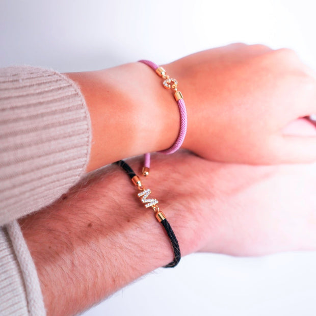Unisex Kordelarmband Mit Verstellbarer Länge Und Initialbuchstabe Halimah Modernes Signaturschmuckstück