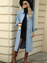 Jeansjacke mit Knopfverschluss und lockerer Passform