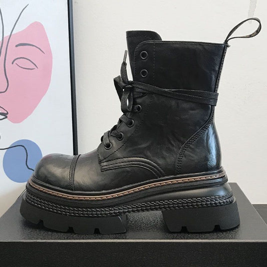 Kurze Damenstiefel mit fester Sohle und seitlichem Reißverschluss - Elviora