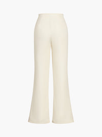 Einfarbiges Oberteil mit weiter Hose
