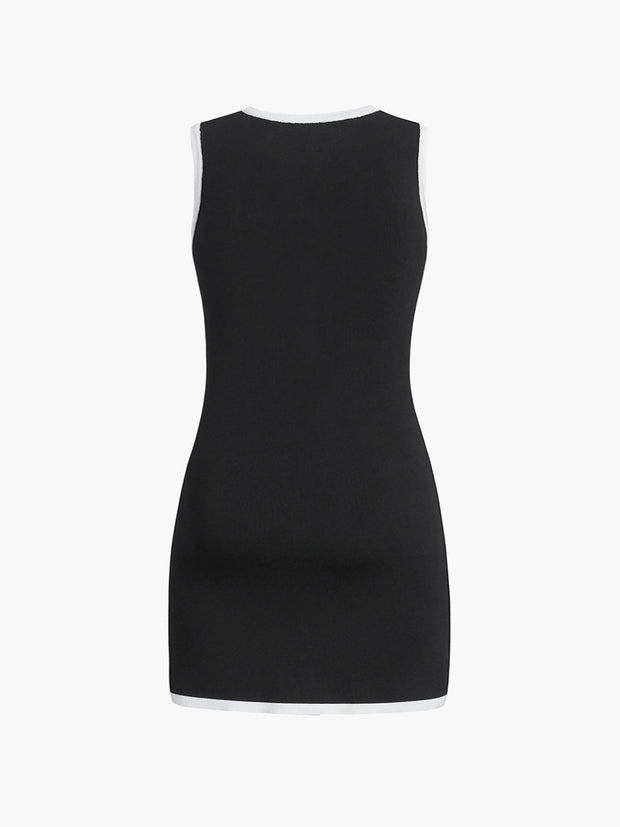 Victoria - Kurzes ärmelloses Pulloverkleid mit mehreren Taschen und Knöpfen