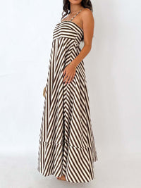 Amber - Gestreiftes plissiertes langes Kleid