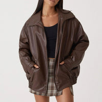 Moderne Oversize-Lederjacke mit urbanem Look