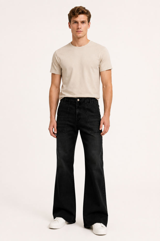 Herren-Jeans im Flare-Schnitt mit weitem Bein aus hell gewaschenem Denim – Konrad