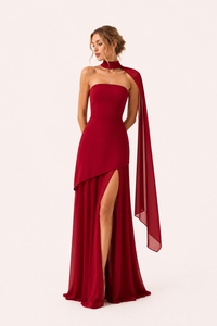 Elegantes, langes Brautjungfernkleid mit hohem Schlitz – Sabine