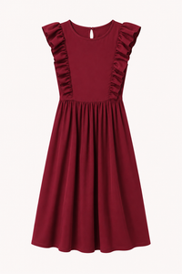 Langes Damenkleid mit Rüschen an den Schultern und weitem Rock – Helena