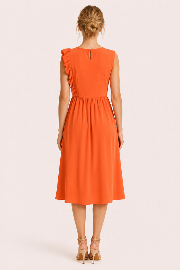 Langes Damenkleid mit Rüschen an den Schultern und weitem Rock – Helena