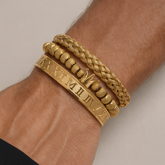 Herrenarmband Imperiale Krone im Römischen Stil Magnus Elegantes Goldfarbenes Schmuckstück Dreiteiliges Set Mit Einer Krone