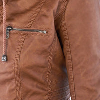 Wetterfeste Lederjacke mit Kapuze