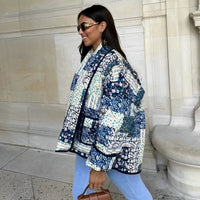 Jacke mit Blumenmuster, Patchwork und Reverskragen