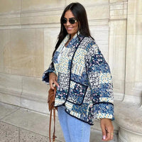 Jacke mit Blumenmuster, Patchwork und Reverskragen