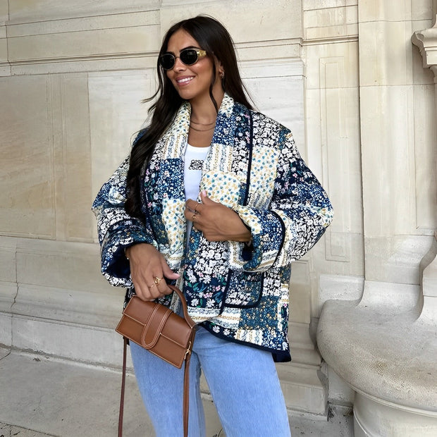 Jacke mit Blumenmuster, Patchwork und Reverskragen