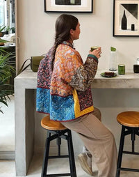 Steppjacke mit Ethno-Muster