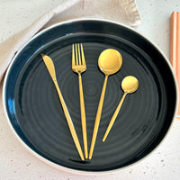 Minimalistisches goldenes Besteckset – 24-teilig