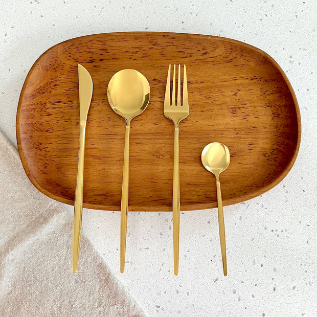 Minimalistisches goldenes Besteckset – 24-teilig