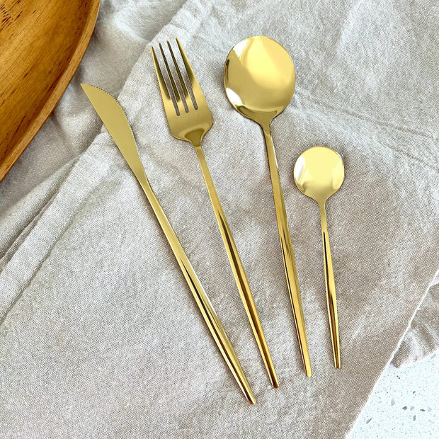 Minimalistisches goldenes Besteckset – 24-teilig