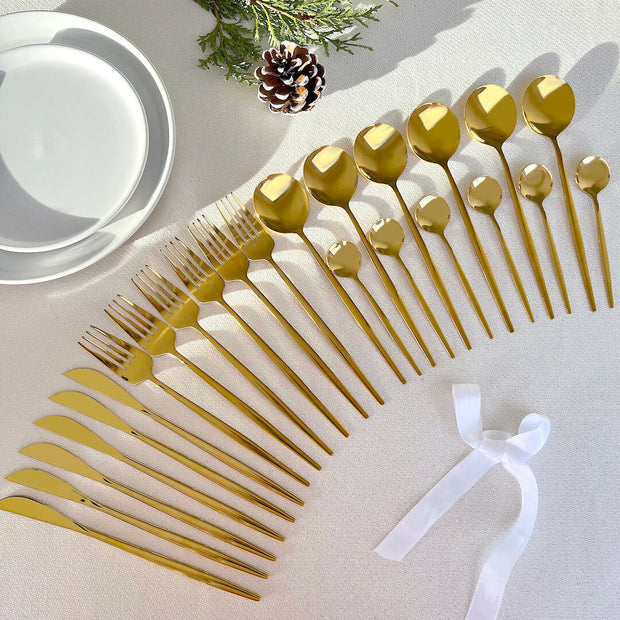 Minimalistisches goldenes Besteckset – 24-teilig