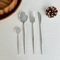Modernes Besteck-Set in Silber, 24-teilig