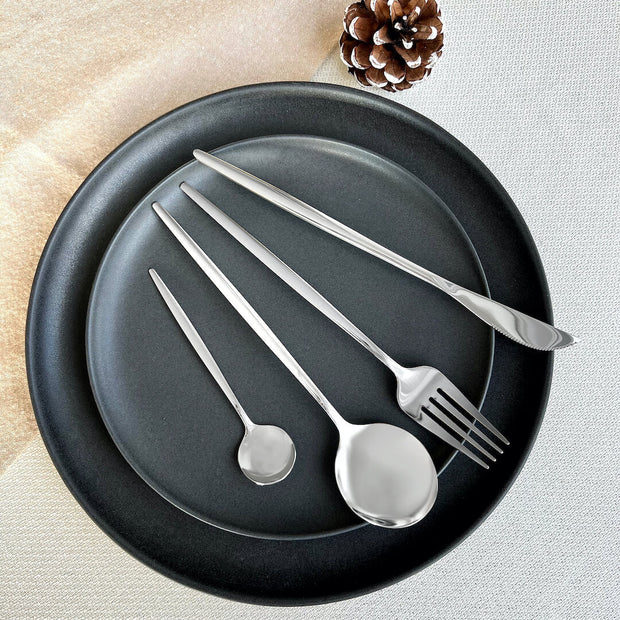 Modernes Besteck-Set in Silber, 24-teilig