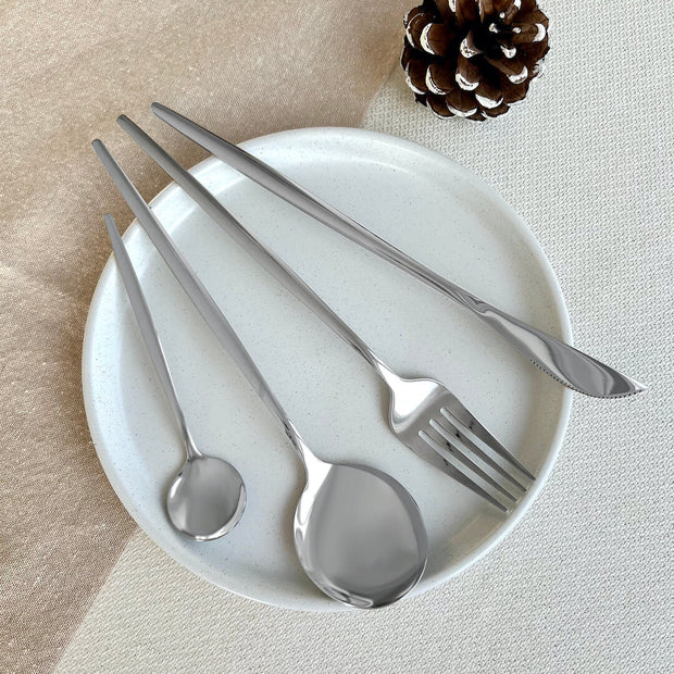 Modernes Besteck-Set in Silber, 24-teilig