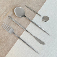 Modernes Besteck-Set in Silber, 24-teilig