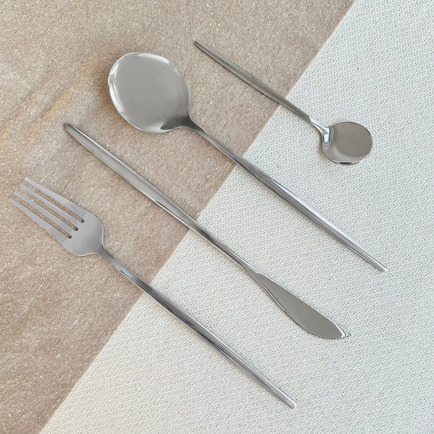 Modernes Besteck-Set in Silber, 24-teilig