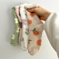 Flauschige Socken im Set mit lustigen Motiven
