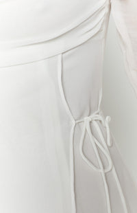 Constanza - Weißes Minikleid mit langen Ärmeln