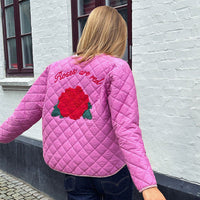 Jeansjacke in leichter Ausführung mit Schleifendetails und Rundhalsausschnitt
