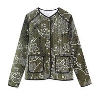 Steppjacke mit Blumenmuster und Ethno-Muster