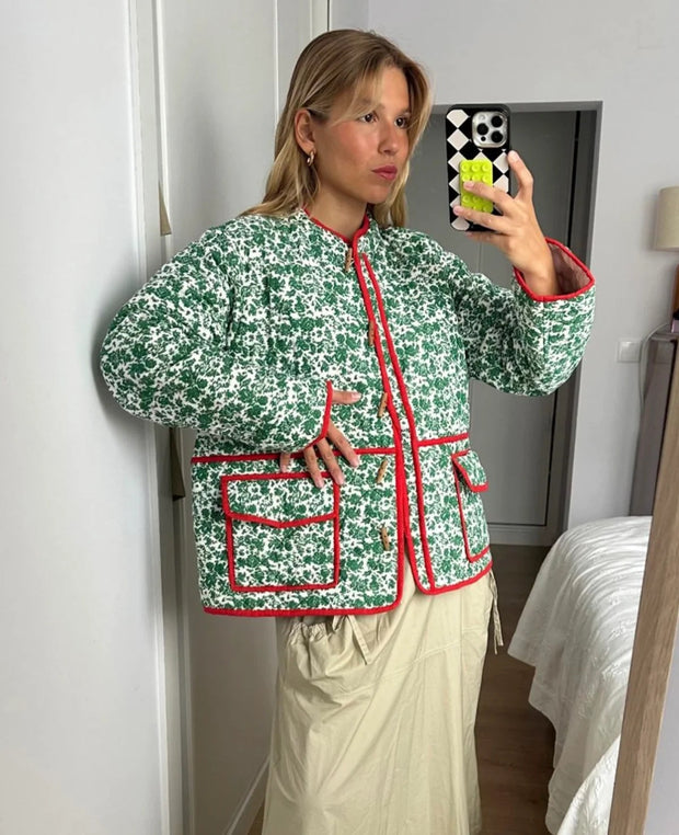 Jeansjacke mit Blumenmuster und Patchwork