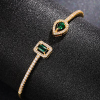 Verdeira Armband Caruso Wistaria Elegantes Goldene Strukturarmband Mit Zirkonen Grünen Steinen Tropfen- Und Rechteckformen